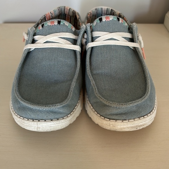 Hey Dude Chambray with Aztec Print. Size 8 - Picture 3 of 10